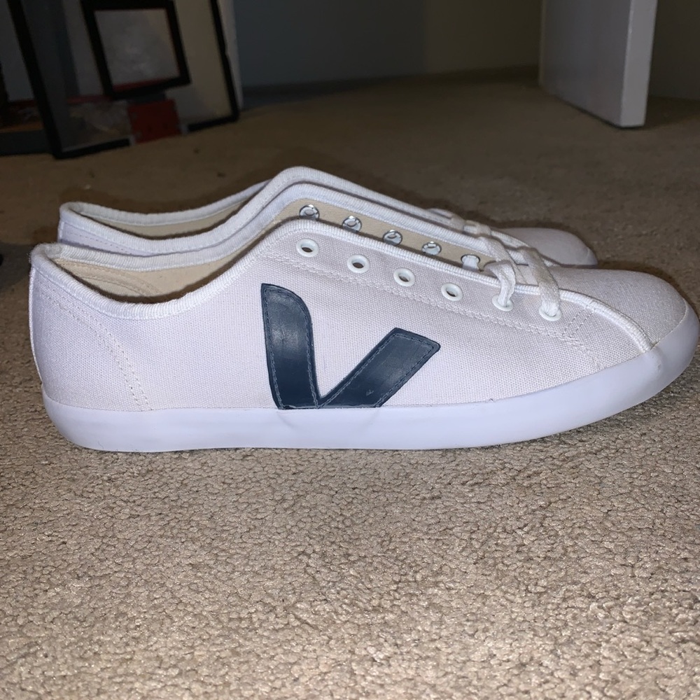 Veja Men’s Canvas Sneakers